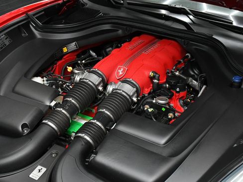 Used 2014 Ferrari California RWD image 20