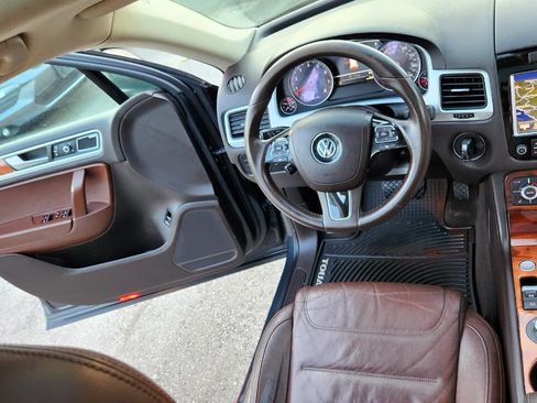 Used 2012 Volkswagen Touareg Executive image 34