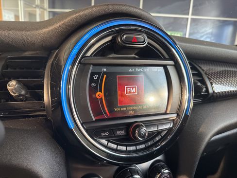 Used 2019 MINI Cooper S w/ Signature Upholstery Package image 28