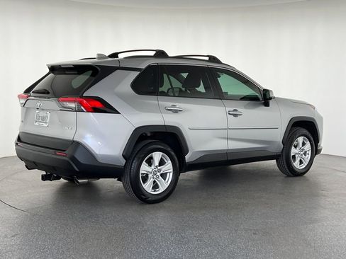 Used 2020 Toyota RAV4 XLE w/ Convenience Package image 6