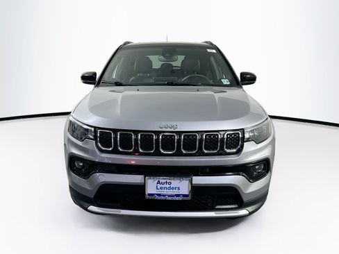Used 2023 Jeep Compass Limited AWD/4WD image 2