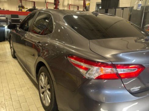 Used 2019 Toyota Camry LE image 8