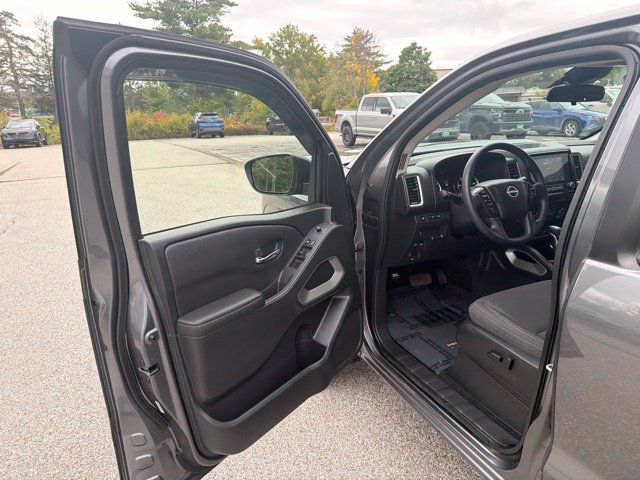 Used 2023 Nissan Frontier SV w/ Technology Package AWD/4WD image 15