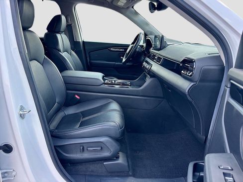 Certified 2024 Honda Pilot Touring image 35