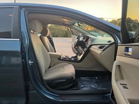 Used 2017 Hyundai Sonata SE FWD image 22