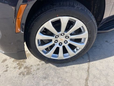 New 2025 Chevrolet Suburban Premier image 45