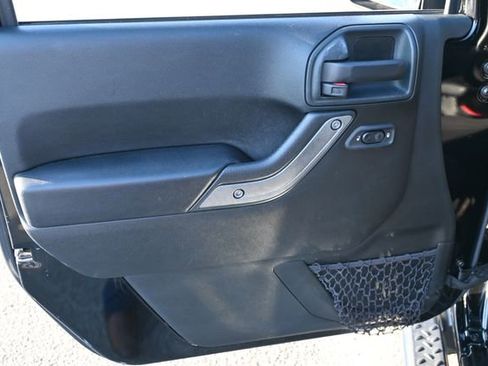 Used 2018 Jeep Wrangler Unlimited Sport S image 10