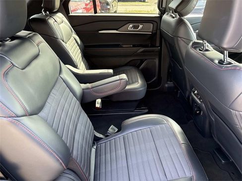 Certified 2025 Ford Explorer ST-Line w/ Premium Package image 21