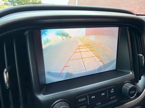 Used 2017 Chevrolet Colorado Z71 AWD/4WD image 17