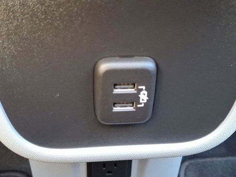 Used 2022 GMC Terrain SLT image 11