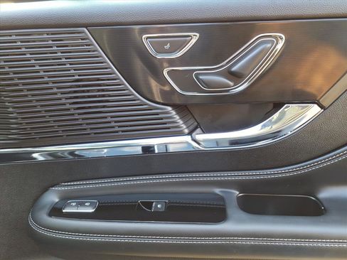 Used 2022 Lincoln Corsair AWD w/ Premium Package image 11