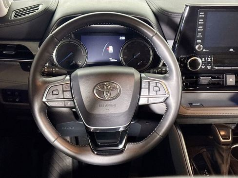 Used 2021 Toyota Highlander Limited image 13
