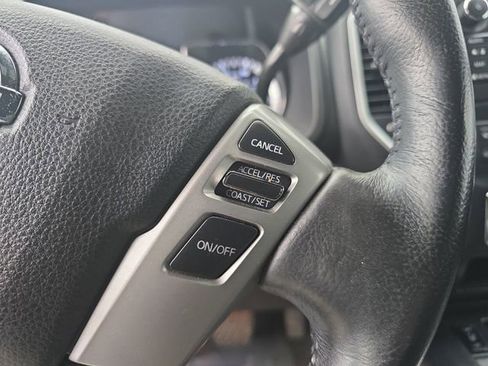 Used 2019 Nissan Titan SL w/ Midnight Edition image 40