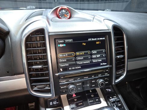 Used 2013 Porsche Cayenne GTS image 13