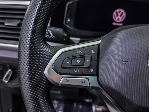 Used 2023 Volkswagen Atlas SEL Premium image 34