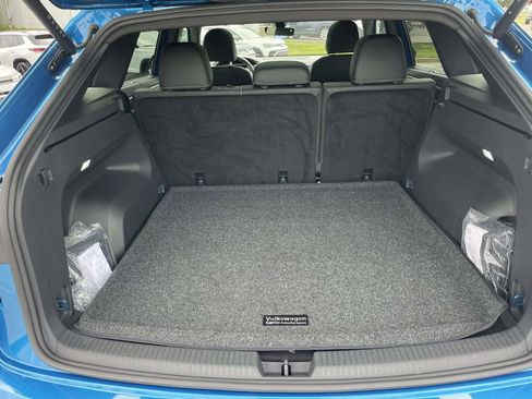 Used 2025 Volkswagen Atlas Cross Sport SE image 8