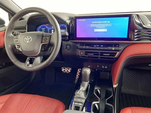 Used 2025 Toyota Camry XSE AWD/4WD image 14