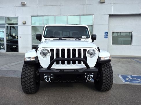 Certified 2023 Jeep Gladiator Sport AWD/4WD image 7