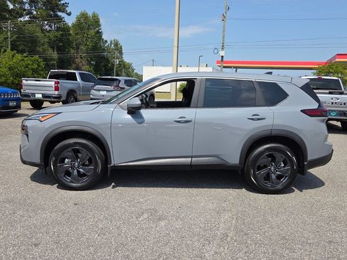 New 2026 Nissan Rogue SV FWD image 2