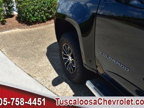 Used 2022 Chevrolet Colorado LT w/ Chrome Appearance Package AWD/4WD image 18