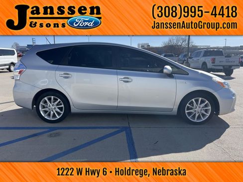 Used 2014 Toyota Prius V Five image 5
