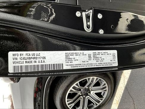 Used 2024 Jeep Wagoneer Series II w/ Flexible Seating Group AWD/4WD image 19