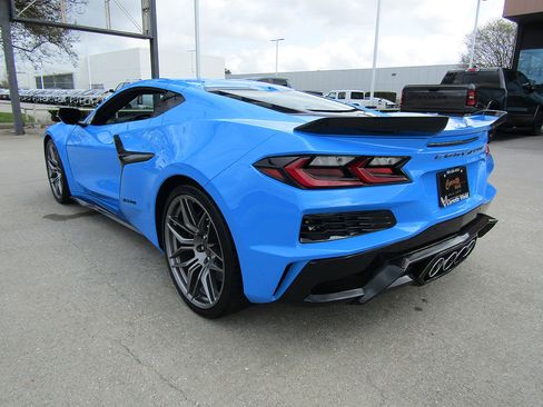 Used 2025 Chevrolet Corvette Z06 image 7