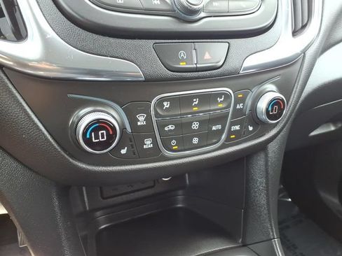 Used 2023 Chevrolet Equinox LT AWD/4WD image 19