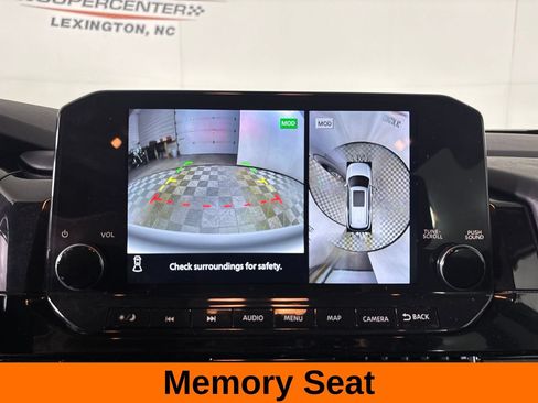 Used 2025 Nissan Pathfinder Platinum FWD image 20
