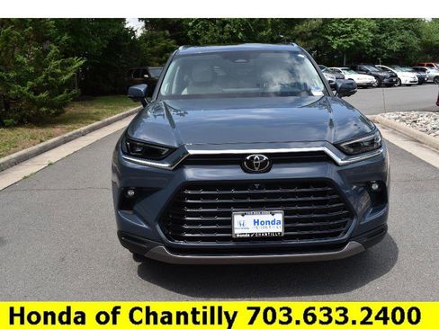 Used 2025 Toyota Grand Highlander AWD image 2