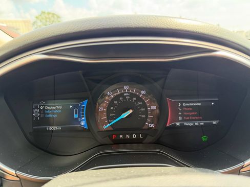 Used 2019 Ford Fusion SE FWD image 25