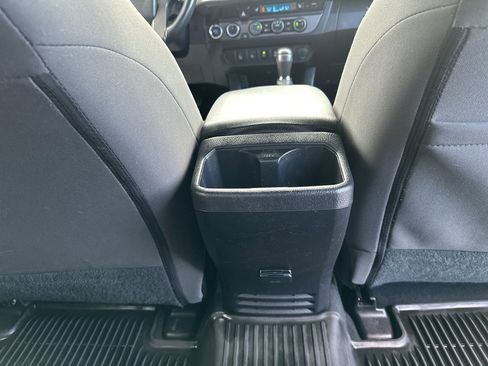 Used 2017 Toyota Tacoma TRD Off-Road image 23