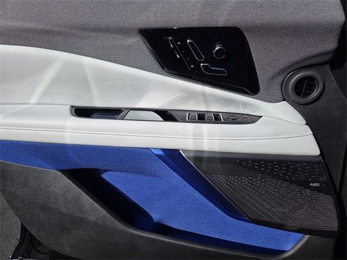 New 2026 Cadillac Optiq Luxury 1 image 18