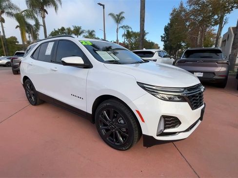 Used 2023 Chevrolet Equinox RS image 2