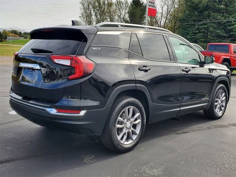 Used 2024 GMC Terrain SLT image 5