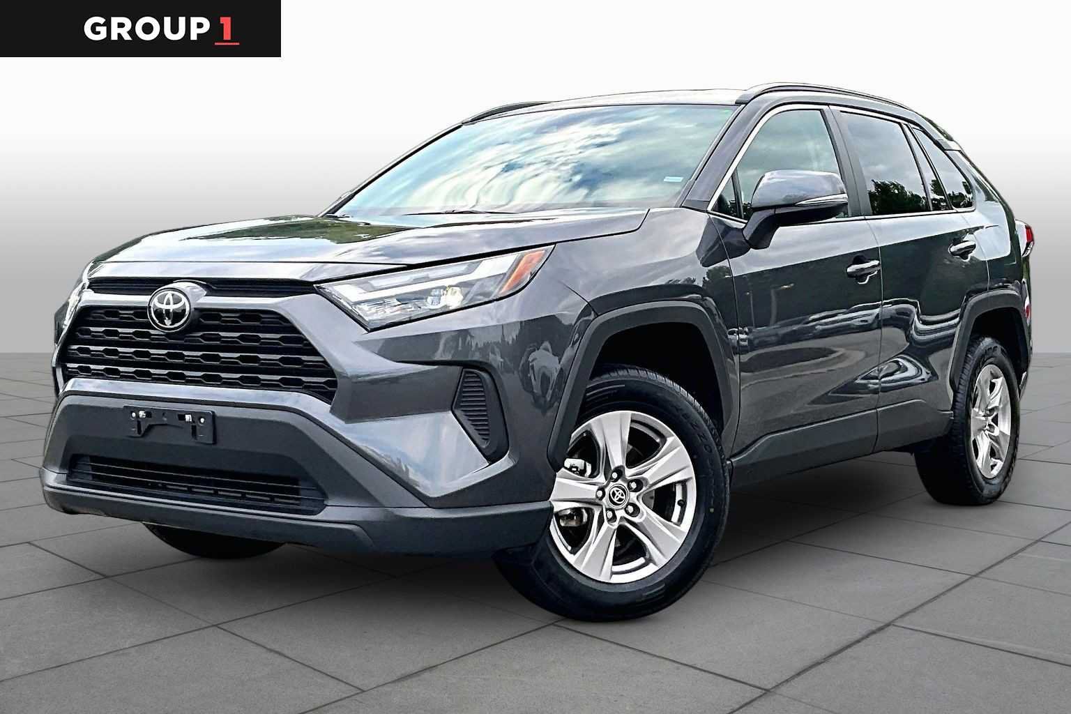 Used 2025 Toyota RAV4 XLE AWD/4WD image 1