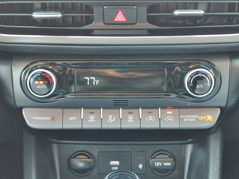 Used 2022 Hyundai Kona Limited image 8