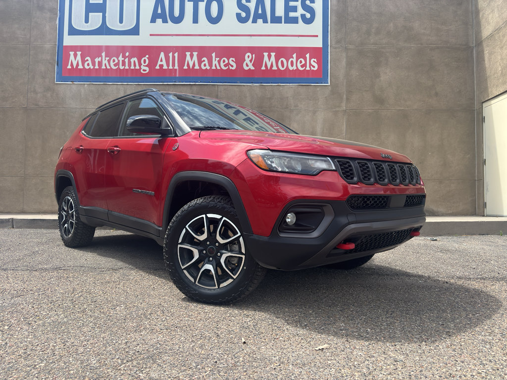 Used 2025 Jeep Compass Trailhawk AWD/4WD image 1