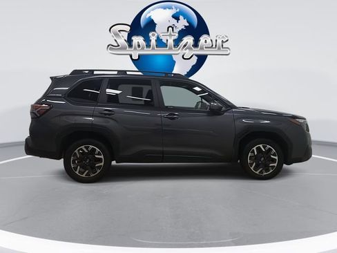 Used 2025 Subaru Forester Premium image 9