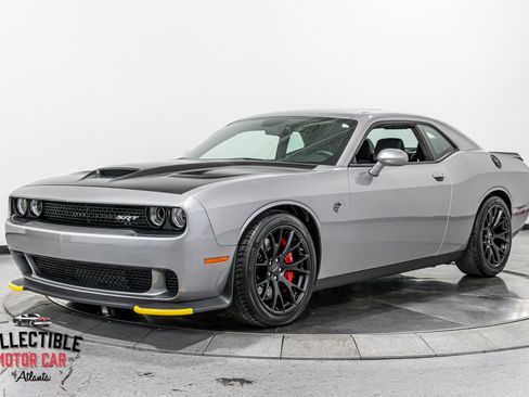 Used 2016 Dodge Challenger SRT Hellcat RWD image 12