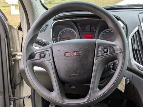 Used 2015 GMC Terrain SLE image 17