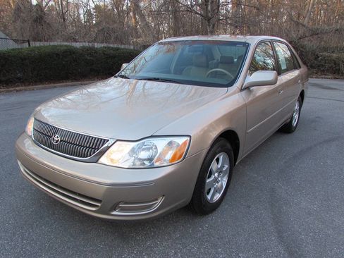 Used 2002 Toyota Avalon XL image 1
