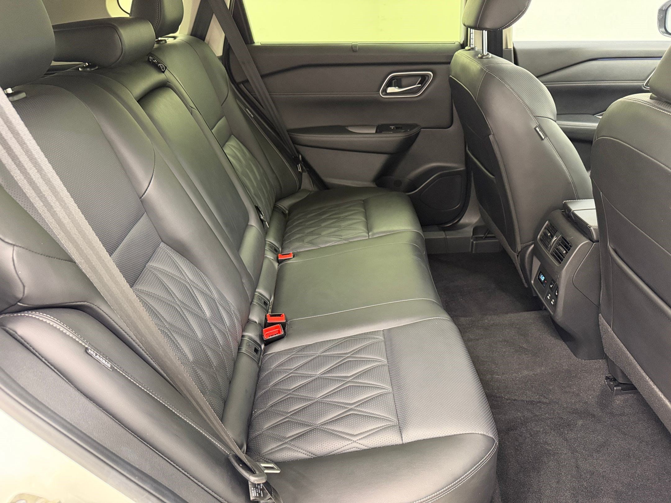 Used 2024 Nissan Rogue Platinum w/ Platinum Premium Package AWD/4WD image 31
