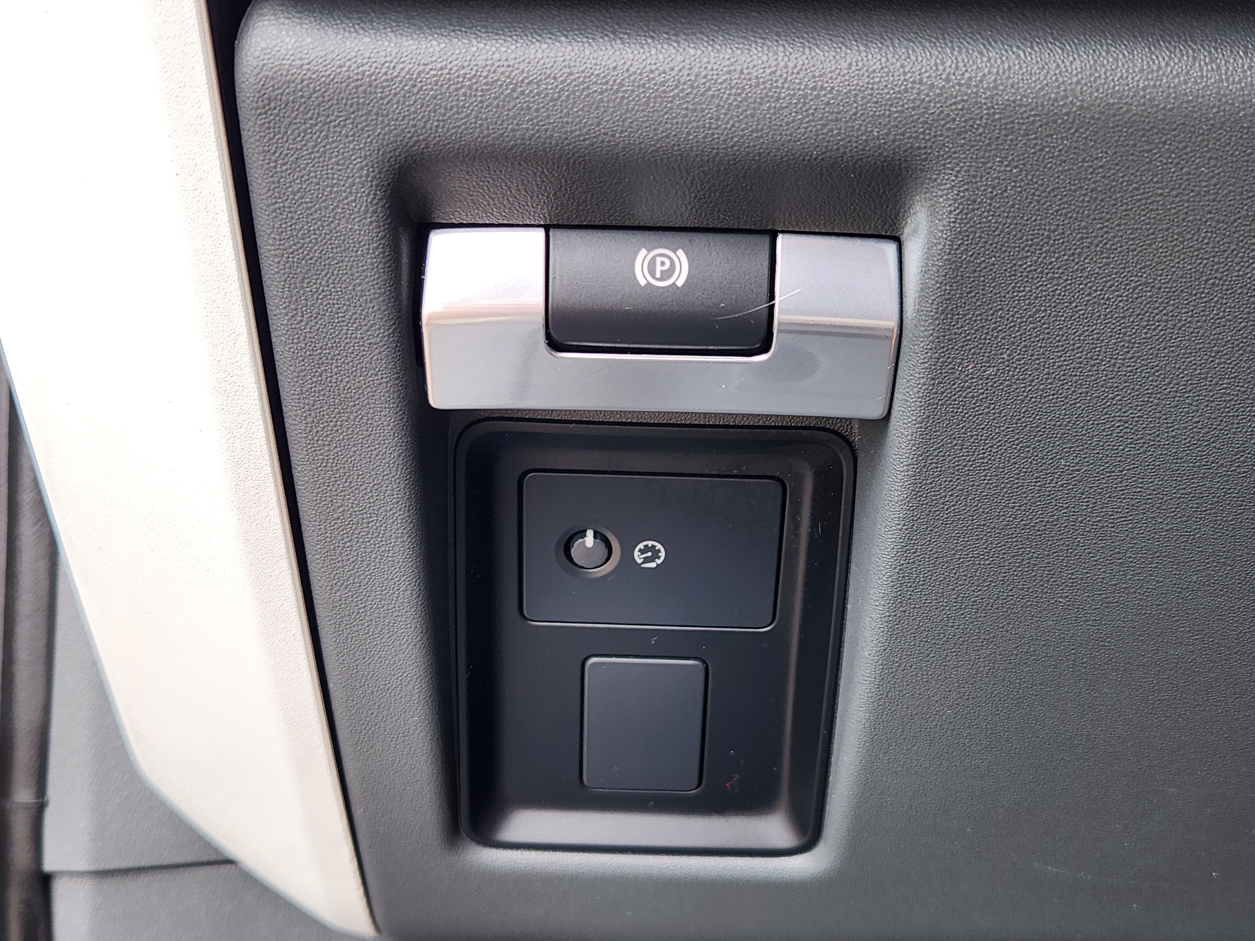 Used 2020 Land Rover Defender 110 S AWD/4WD image 22