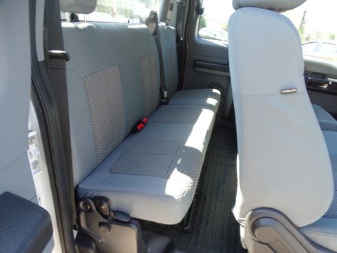 Used 2015 Ford F250 4x4 SuperCab FX4 w/ Power Equipment Group image 31