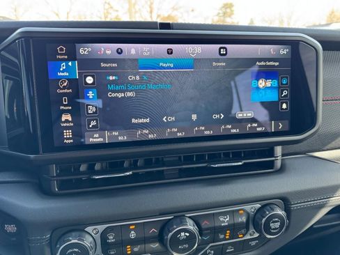 Used 2024 Jeep Gladiator Rubicon w/ Safety Group image 19