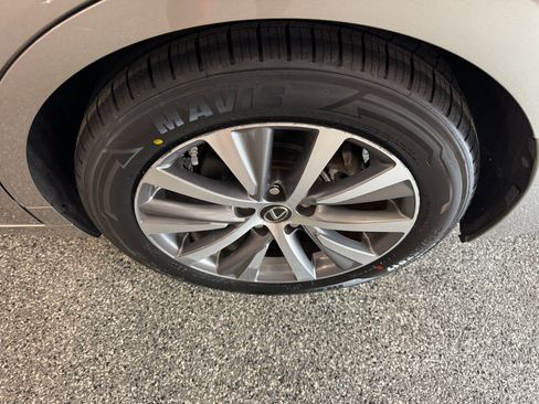 Used 2020 Lexus ES 350 w/ Premium Package FWD image 14