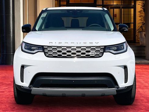 New 2026 Land Rover Discovery S AWD/4WD image 3