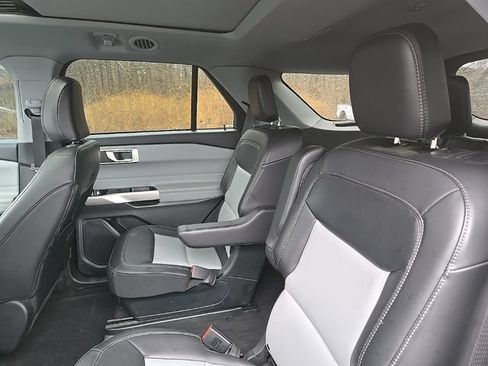 Used 2023 Ford Explorer XLT w/ Equipment Group 202A AWD/4WD image 48