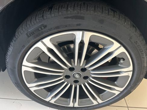 Used 2025 Land Rover Range Rover Sport Autobiography image 17